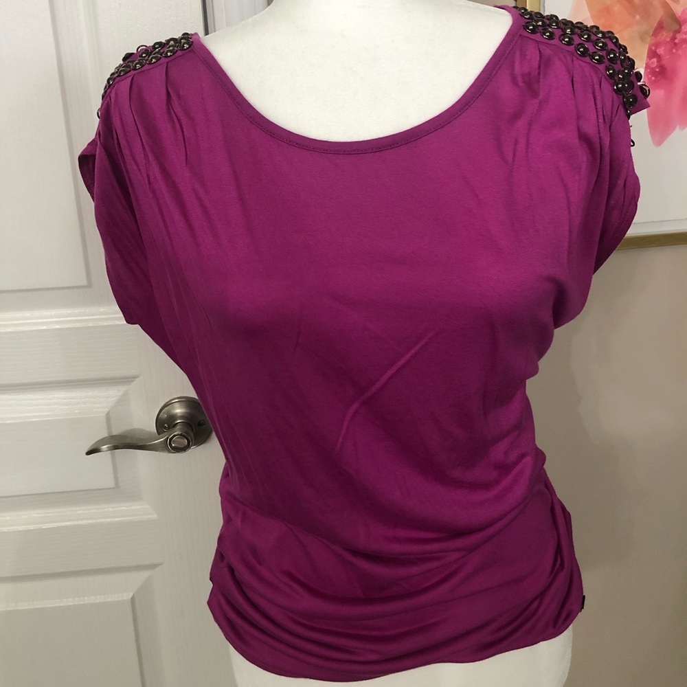 Guess top